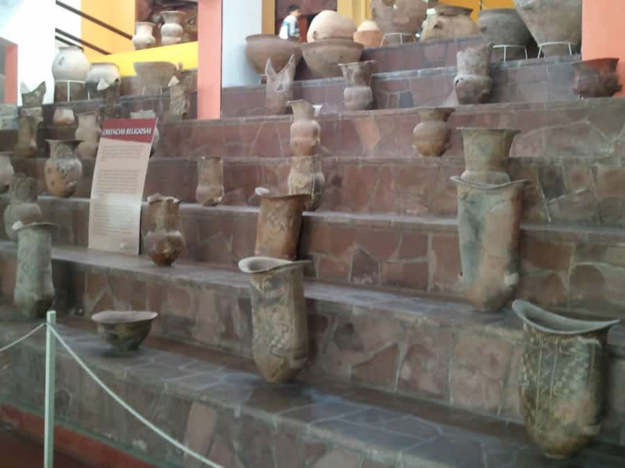urnas funerarias museo de antropologia